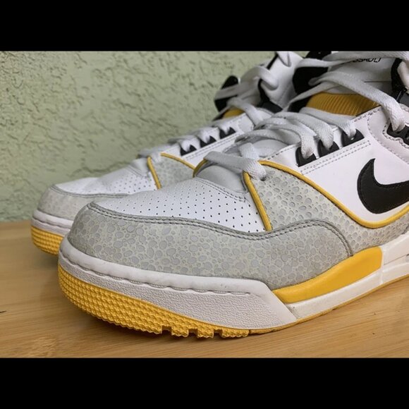 Size 10.5 - Nike Air Assault High White - 315064-101 - Picture 5 of 9